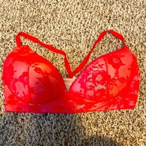 Victoria secret body by Victoria lightly lined plunge